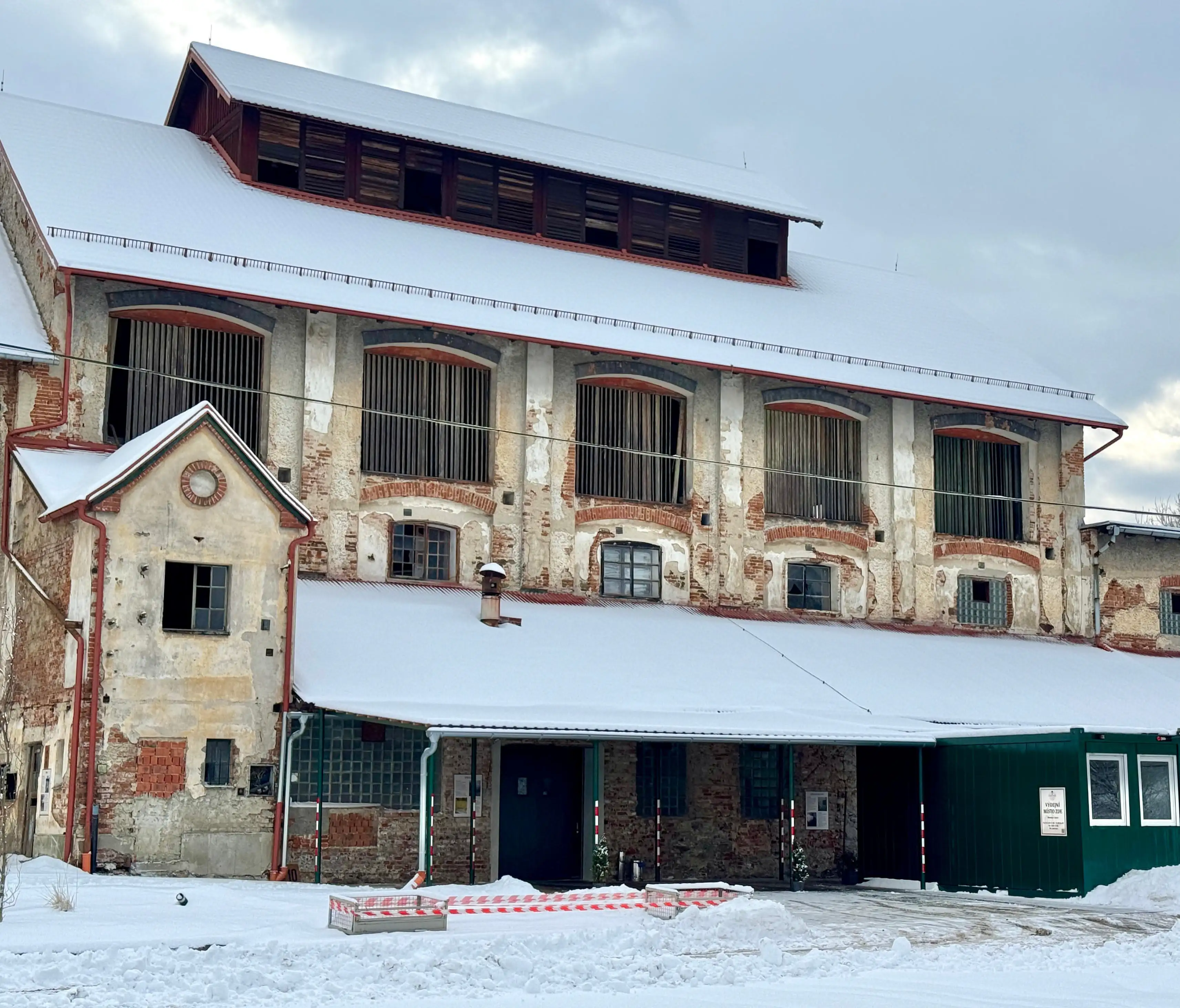 Výdejní místo pivovaru Stadioner v zimě